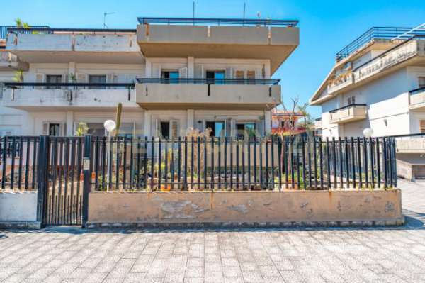 Foto Villa in vendita a Aci Castello