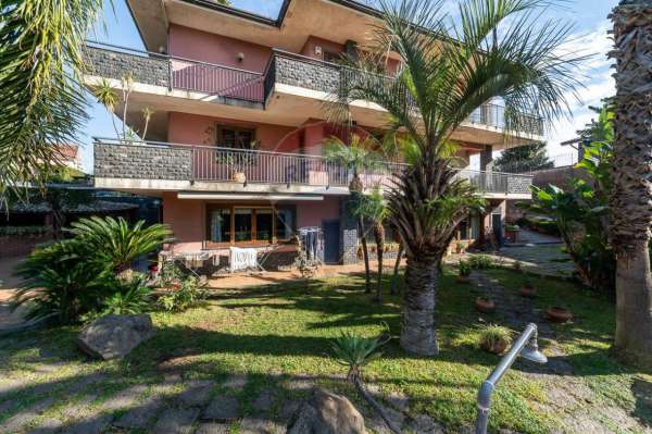 Foto Villa in vendita a Acireale