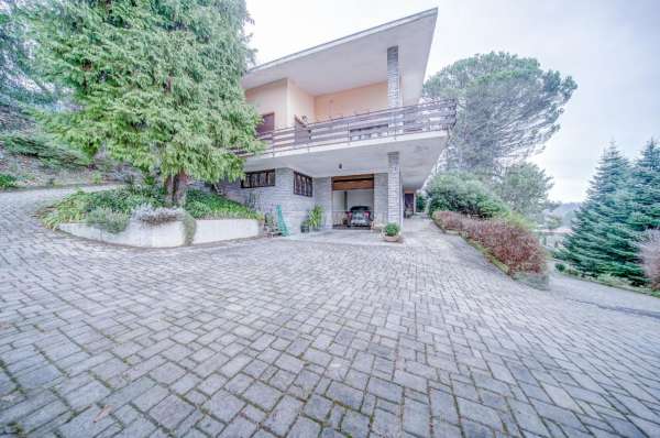 Foto Villa in vendita a Albizzate