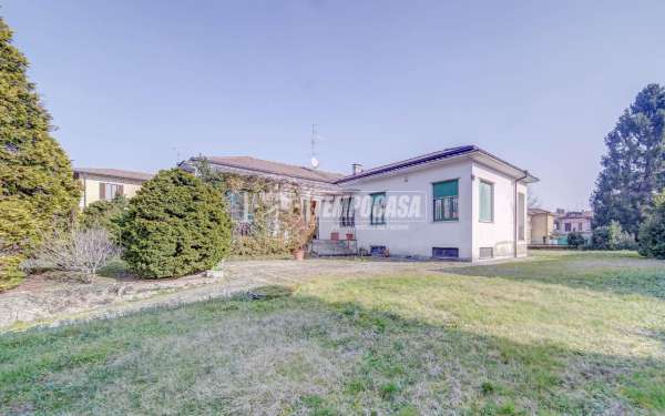 Foto Villa in vendita a Albizzate