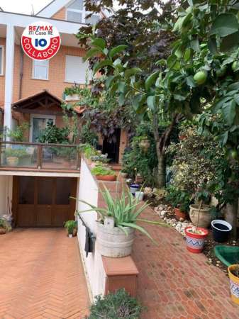 Foto Villa in vendita a Aprilia