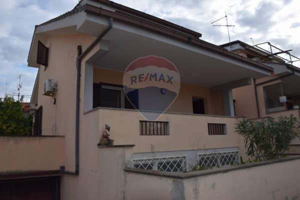 Foto Villa in vendita a Ardea