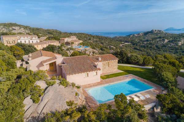 Foto Villa in vendita a Arzachena