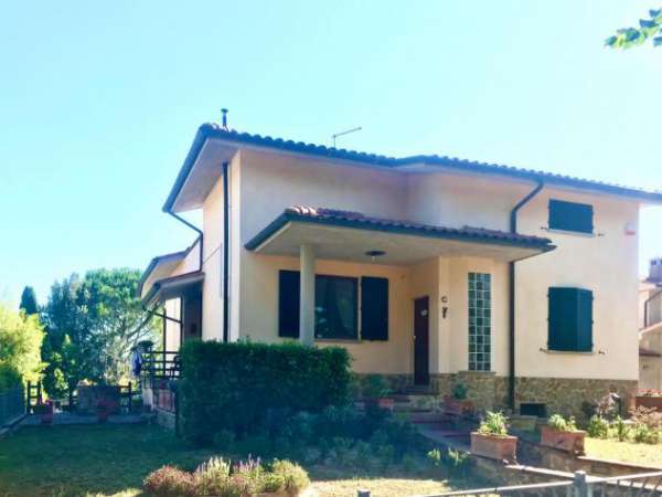 Foto Villa in vendita a Asciano 350 mq  Rif: 906719