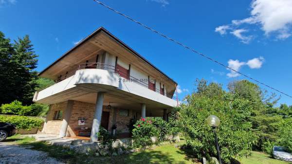 Foto VILLA in VENDITA a ASCOLI PICENO