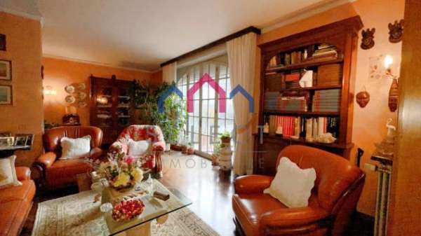 Foto Villa in vendita a Bagni di Lucca 350 mq  Rif: 1310806
