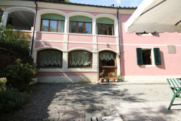 Foto Villa in vendita a Bagni di Lucca