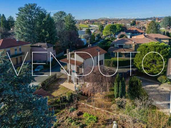 Foto Villa in vendita a Bernareggio