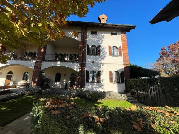 Foto Villa in vendita a Bernate Ticino