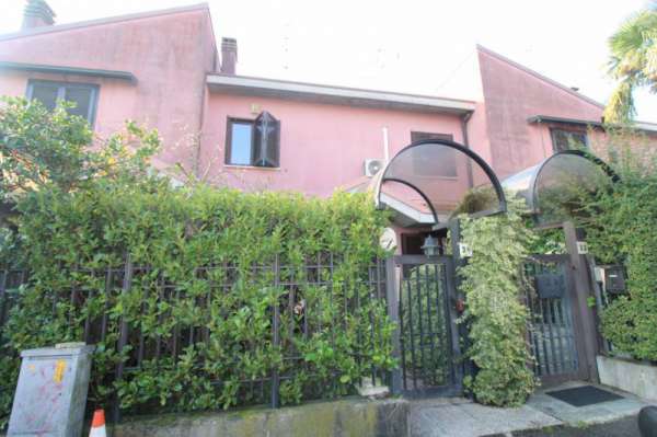 Foto Villa in Vendita a Biassono