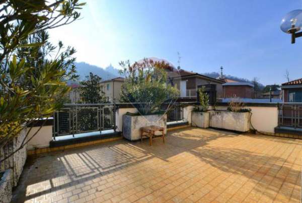 Foto Villa in vendita a Bologna - 7 locali 264mq