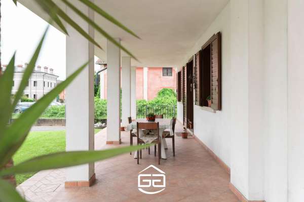 Foto Villa in vendita a Bolzano Vicentino