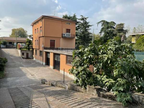 Foto Villa in vendita a Brescia