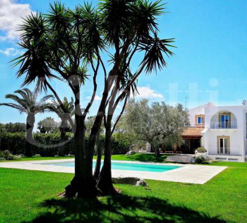 Foto Villa in vendita a Brindisi