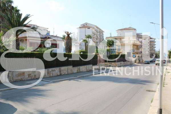Foto Villa in vendita a Canosa Di Puglia