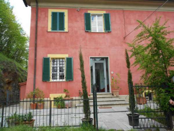 Foto Villa in vendita a Capriglia - Pietrasanta 290 mq  Rif: 829806