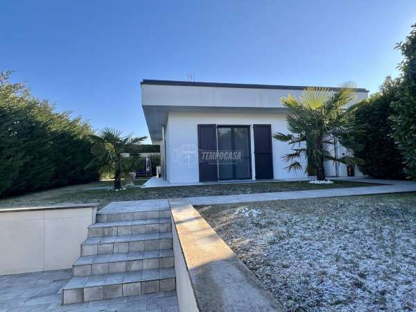 Foto Villa in vendita a Capriolo