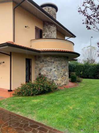 Foto Villa in vendita a Cascina 400 mq  Rif: 574808