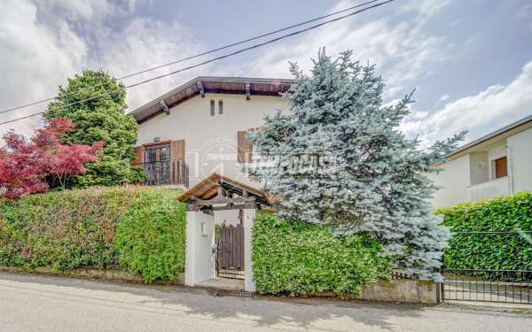 Foto Villa in vendita a Cassano Magnago