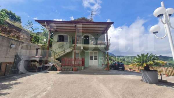 Foto Villa in vendita a Cefalu'