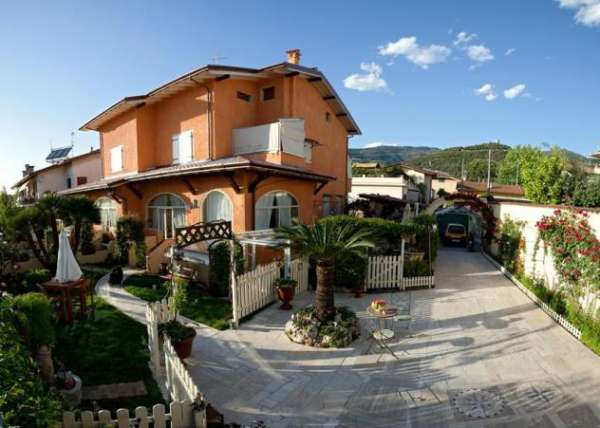 Foto Villa in vendita a Cervaiolo - Montignoso 500 mq  Rif: 1086407