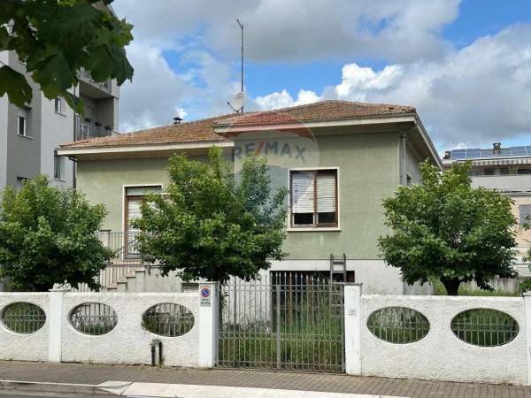 Foto Villa in vendita a Chiaravalle