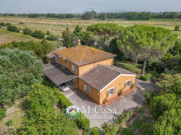 Foto Villa in vendita a Collesalvetti 537 mq  Rif: 1320030