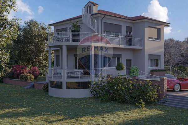 Foto Villa in vendita a Cortona - 9 locali 390mq