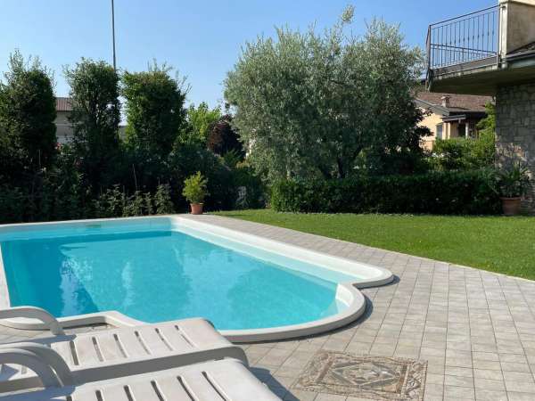 Foto Villa in vendita a Desenzano Del Garda