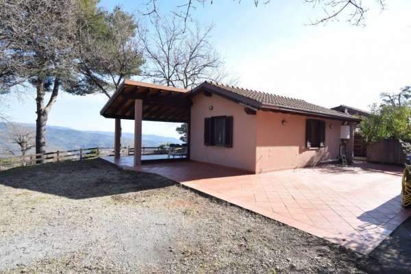 Foto Villa in vendita a Diano Arentino