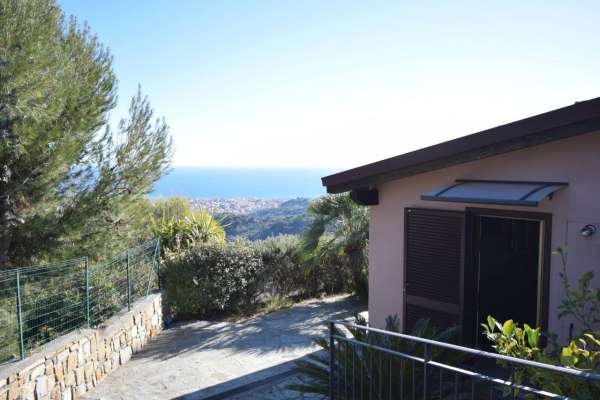 Foto Villa in vendita a Diano Arentino