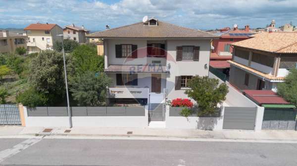 Foto Villa in vendita a Dolianova