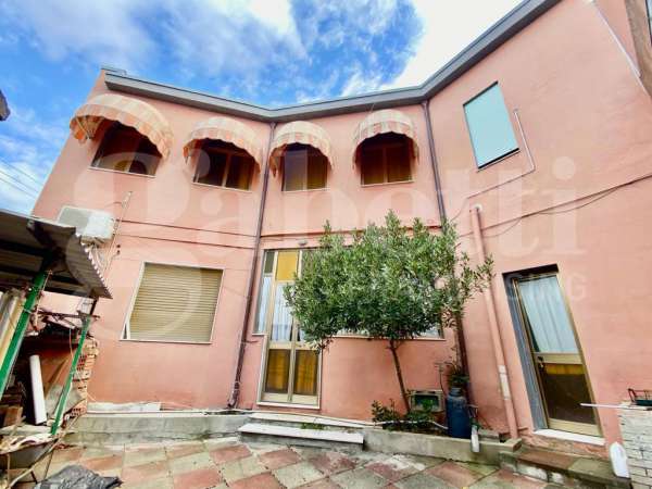 Foto Villa in vendita a Dolianova