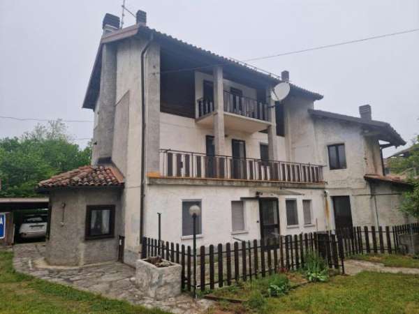 Foto Villa in vendita a Feltre - 10 locali 286mq
