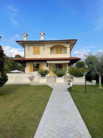 Foto Villa in vendita a Forte dei Marmi