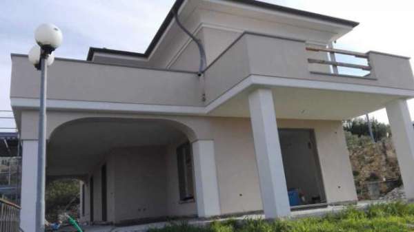 Foto Villa in vendita a Fosdinovo