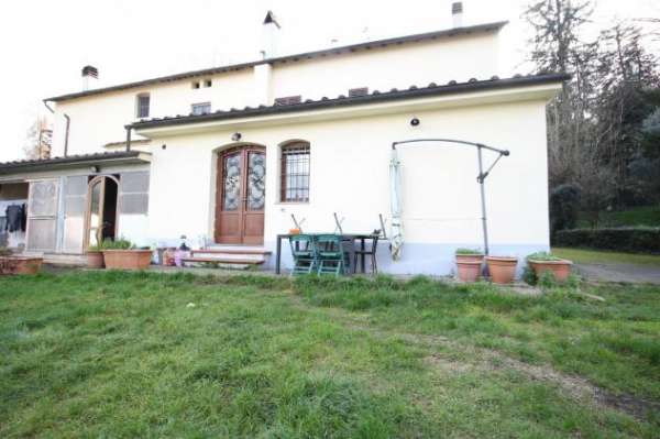 Foto Villa in vendita a Gattaiola - Lucca 355 mq  Rif: 1254966