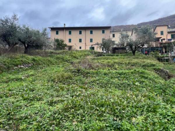 Foto Villa in vendita a Gragnana - Carrara 2520 mq  Rif: 1300085