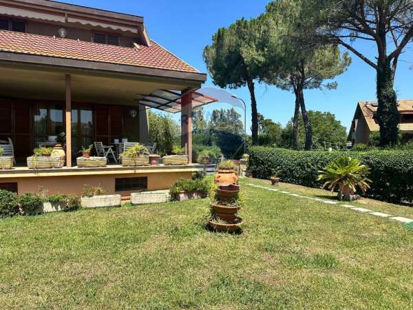 Foto Villa in vendita a Grosseto