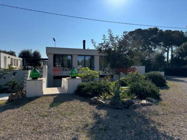 Foto Villa in vendita a Grottaglie - 6 locali 400mq