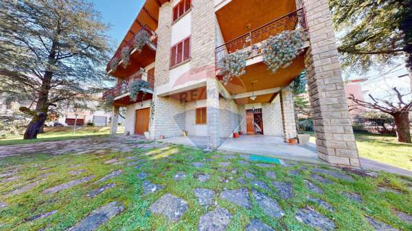 Foto Villa in vendita a Gualdo Tadino