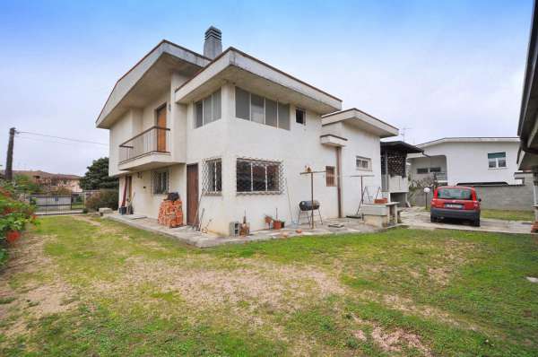 Foto Villa in vendita a Inveruno
