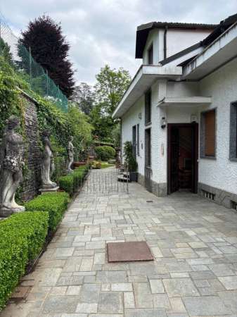 Foto Villa in vendita a Lanzo Torinese