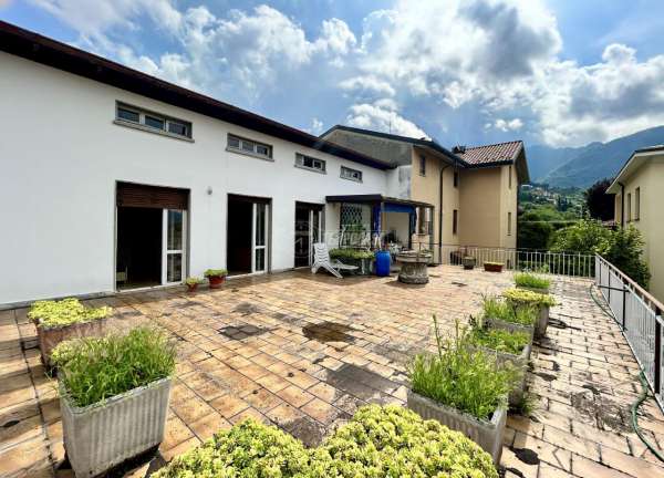 Foto Villa in vendita a Lecco
