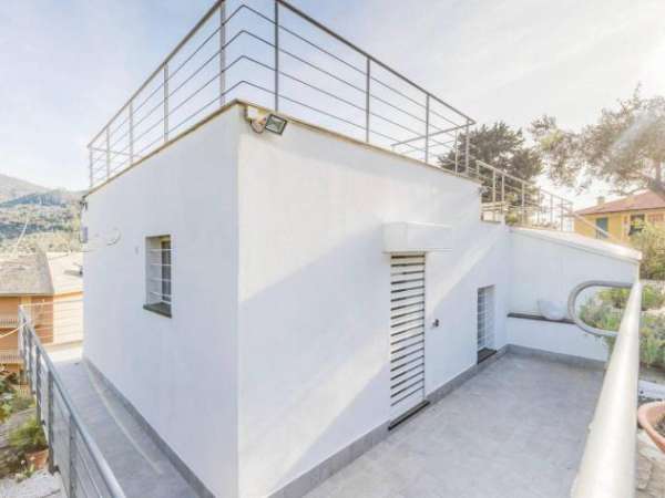 Foto Villa in vendita a Levanto - 6 locali 275mq