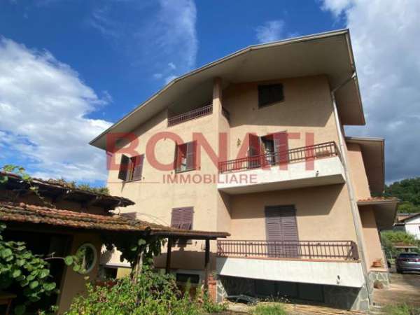 Foto Villa in vendita a Licciana Nardi