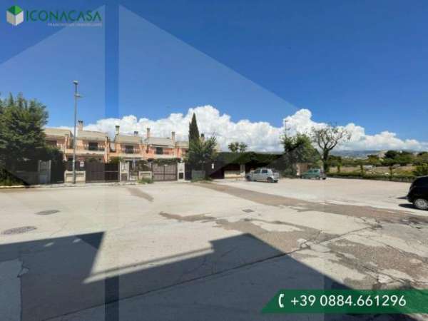 Foto Villa in vendita a Manfredonia - 9 locali 263mq