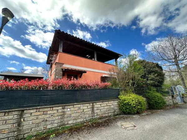 Foto Villa in vendita a Manziana