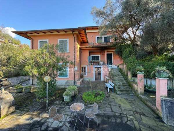 Foto Villa in vendita a Massa