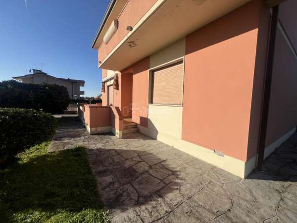 Foto Villa in vendita a Massarosa